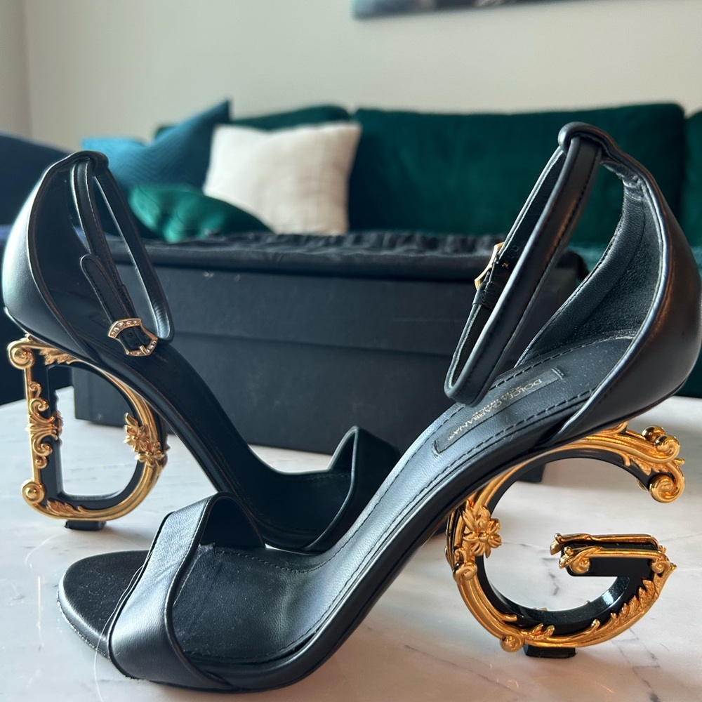 Dolce & Gabbana Nappa leather Heels with baroque DG detail - Picture 4 of 11
